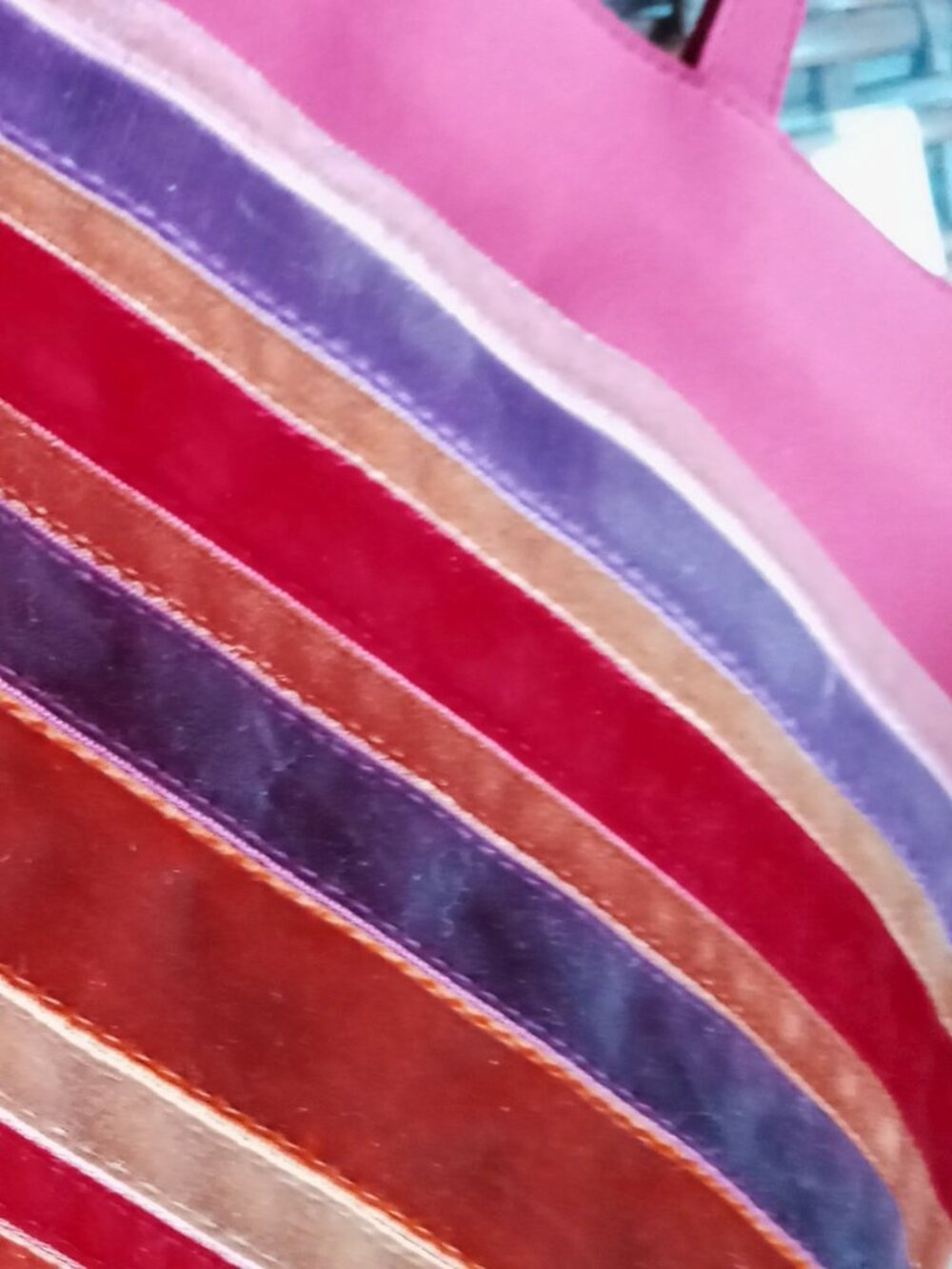 Nice Bath & Body Works Burgundy Tote Satin Velvet Stripes Roomy Purse/Handbag - Picture 4 of 15